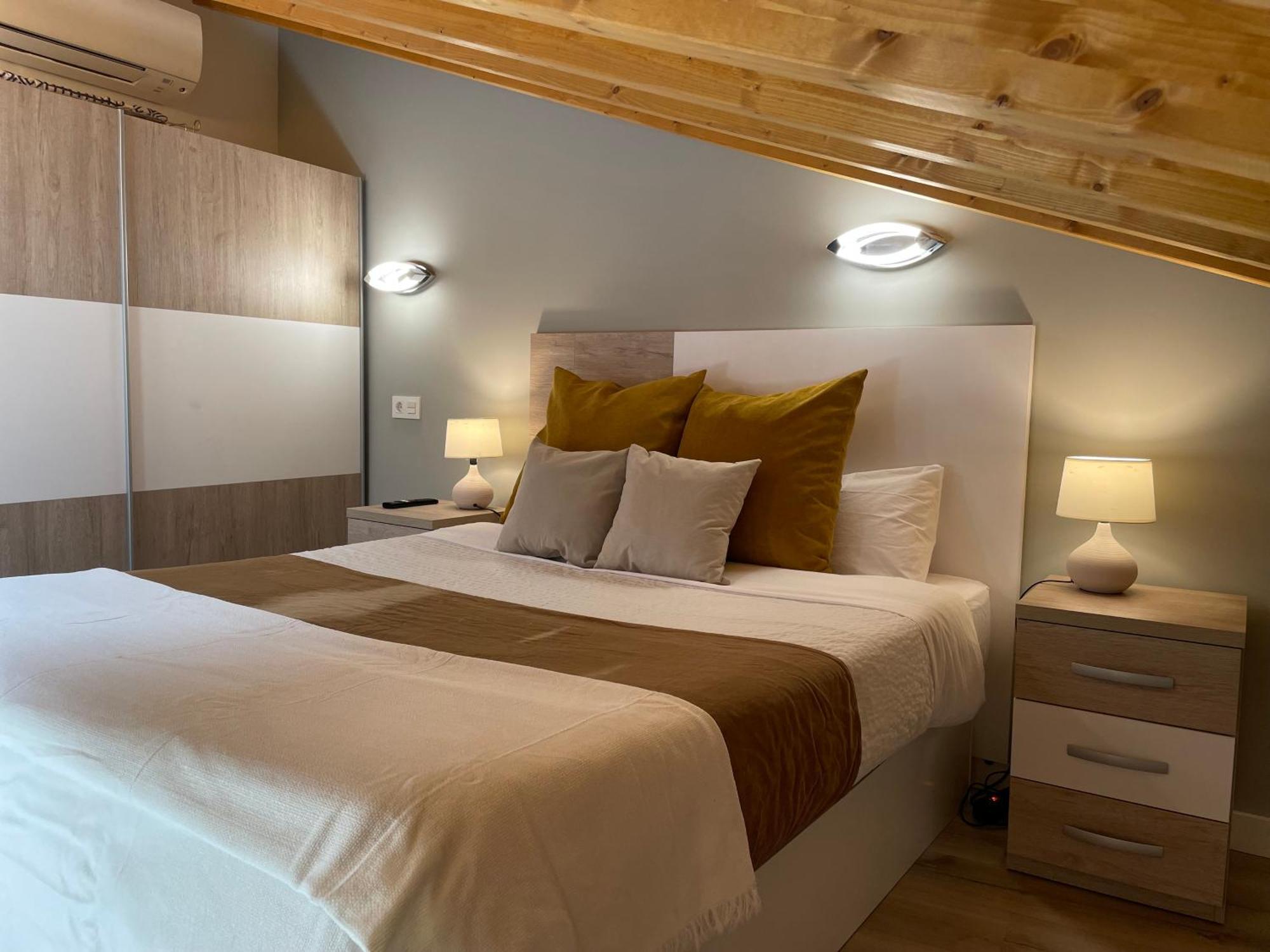 Apartamentos Aranda - Atico Duero Aranda de Duero Eksteriør bilde